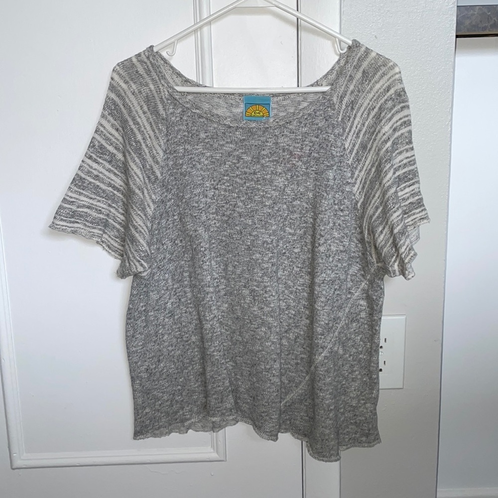 The perfect transition sweater! C&C California short-Sleeve sweater
